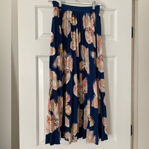Women’s Floral Pleaded Skirt